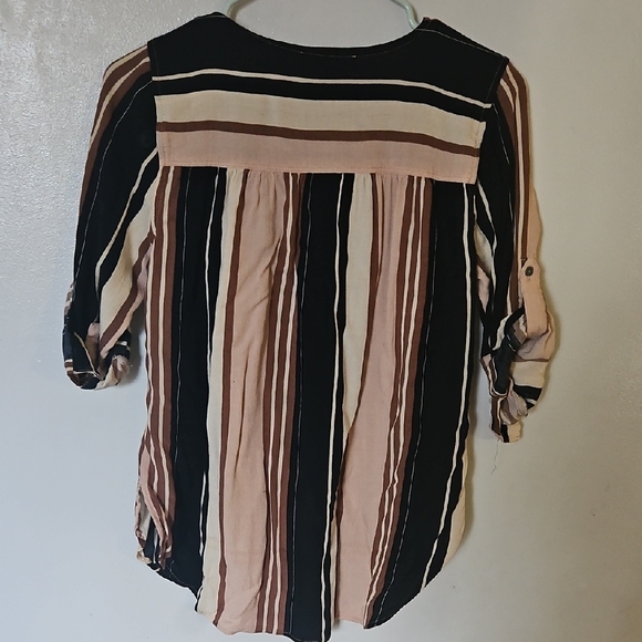 Nine West Tan Button Down Blouse Relaxed Fit - Picture 6 of 6